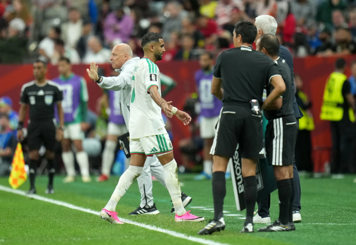 تفاصيل رحيل رياض محرز عن الأهلي السعودي ومستقبله الكروي