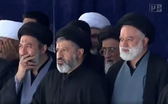 غياب مجتبى خامنئي عن جنازة والده يثير التساؤلات