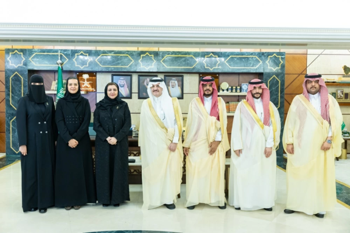 أمير الشرقية يستقبل مديرة الأحوال المدنية بالمنطقة الشرقية