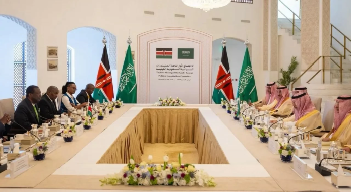 العلاقات السعودية الكينية: توقيع اتفاقيات شراكة جديدة بالرياض