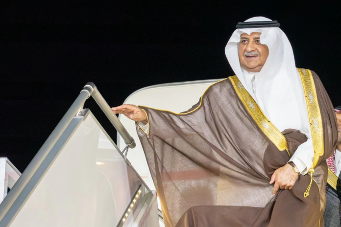 الأمير فهد بن سلطان يصل تبوك: تفاصيل الاستقبال والتنمية