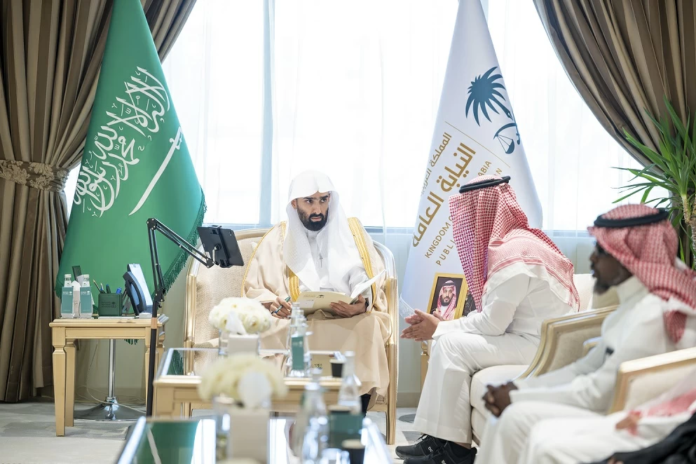 النائب العام يلتقي المستفيدين ويوجه بتسريع قضاياهم