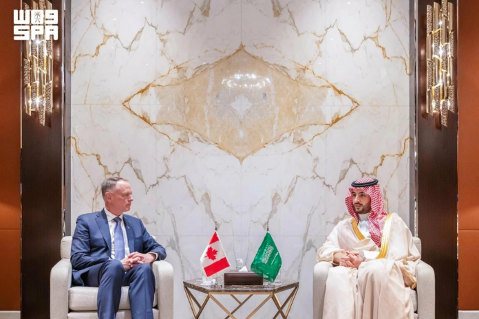 العلاقات السعودية الكندية: وزير الدفاع يبحث التعاون المشترك