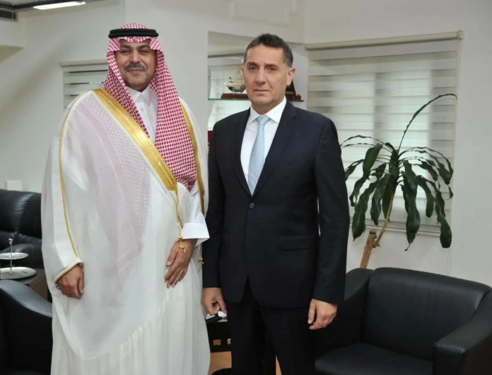 سفير خادم الحرمين الشريفين لدى لبنان يلتقي محمود قبرصلي