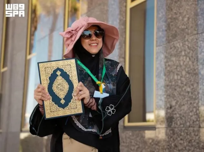 برنامج خادم الحرمين الشريفين للحج والعمرة يزور مجمع المصحف