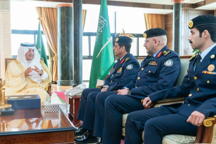 أمير تبوك يثمن دور القوات الخاصة للأمن والحماية بالتنمية