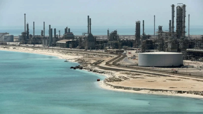 ضربات ترامب في إيران تشعل أسواق الطاقة العالمية بنسبة 3%