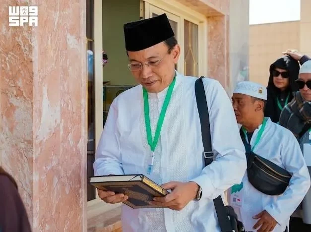 الجهود السعودية في خدمة الإسلام: إشادة معتمري 16 دولة