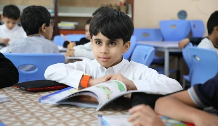 التقويم الدراسي الجديد في السعودية 1448: مواعيد العودة والإجازات
