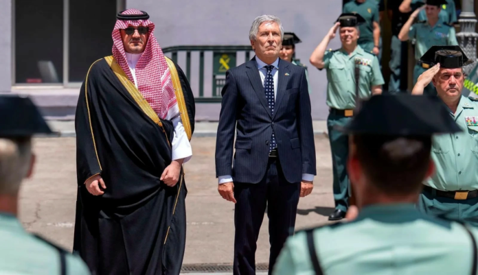 وزير الداخلية السعودي يزور الحرس المدني الإسباني