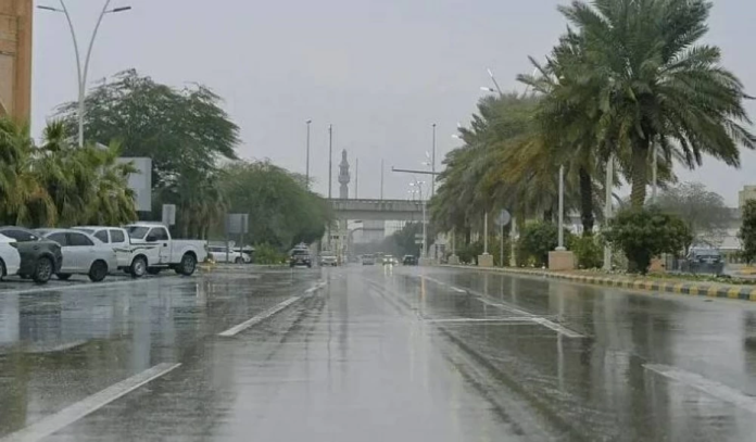 أمطار رعدية في السعودية: الأرصاد تحذر 4 مناطق من السيول والبَرَد