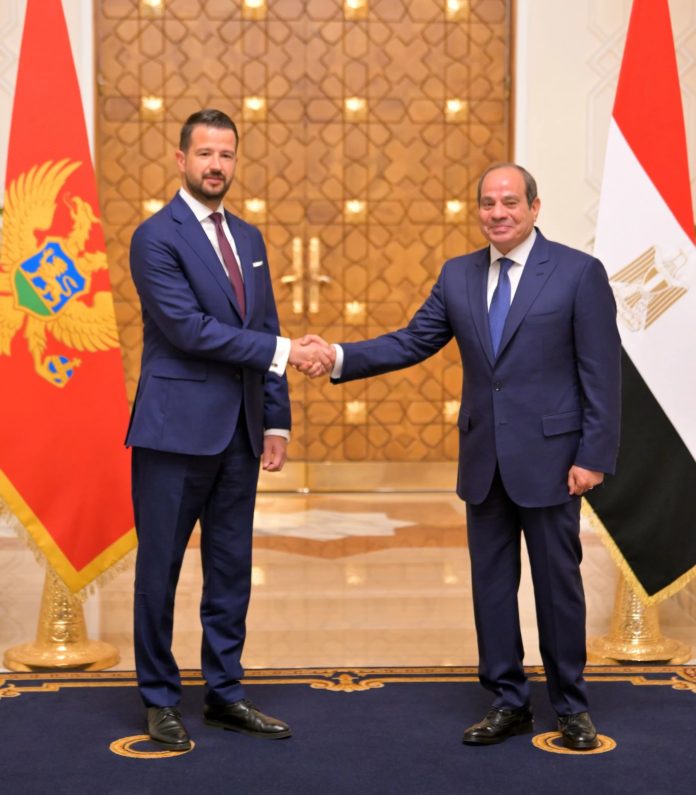 السيسي: موقف مصر ثابت في دعم سيادة واستقرار دول الخليج