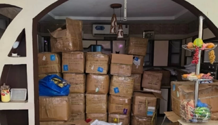 ضبط 3699 قطعة ملابس مقلدة في جدة: ضربة جديدة للتزييف