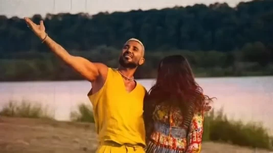 أحمد سعد يشوق جمهوره لـ أغنية كدا كدا بديو إسباني مفاجئ