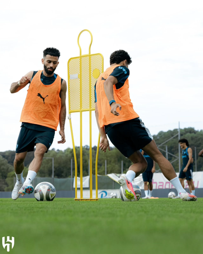 مشاركة سلطان مندش مع الهلال ضد صن داونز بالنمسا