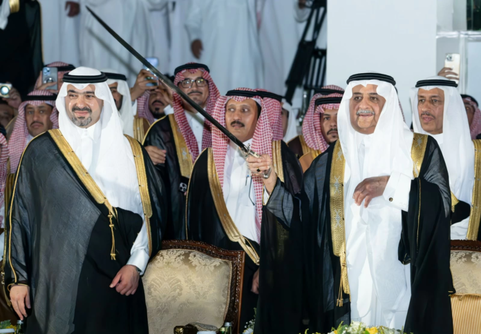 أمير تبوك يعود لأهالي المنطقة: كنت أحبكم واليوم أعشقكم