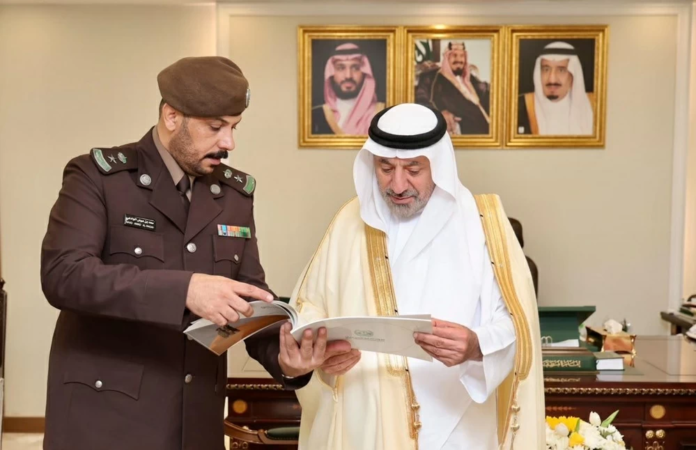 جهود الأمن البيئي في نجران: أمير المنطقة يطّلع على تقرير المحمية