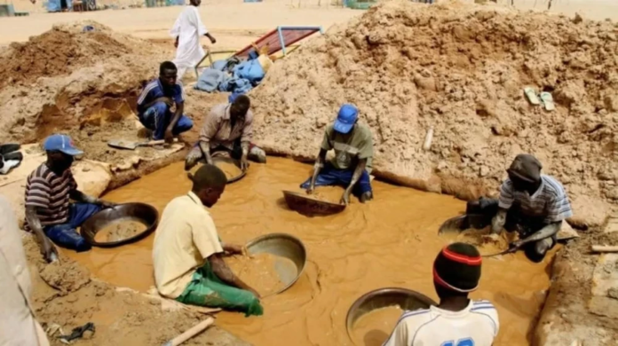 تهريب الذهب في السودان: تفاصيل خسارة 111 طناً من الثروة