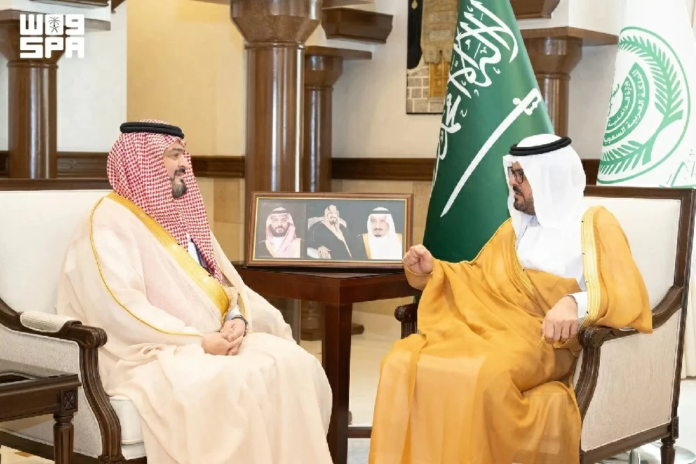 نائب أمير مكة يبحث خطط تطوير خدمات جدة المستقبلية