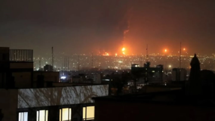 الضربات الأمريكية على إيران تستهدف مواقع استراتيجية بالجنوب