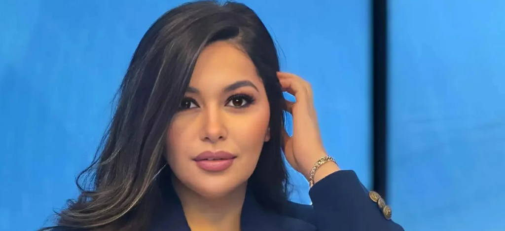 نجاة الإعلامية خلود زهران وابنتها من الغرق بالساحل