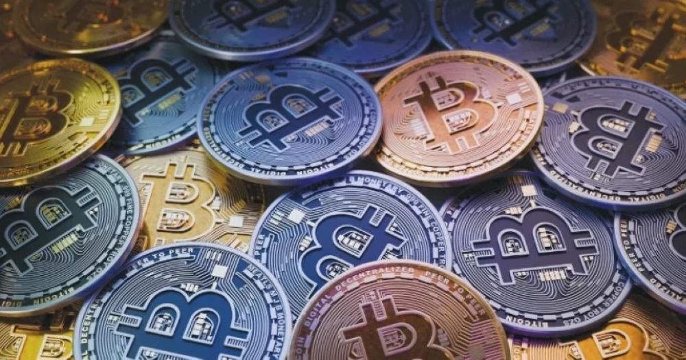 أسعار العملات المشفرة تتراجع والبيتكوين تسجل خسائر أسبوعية