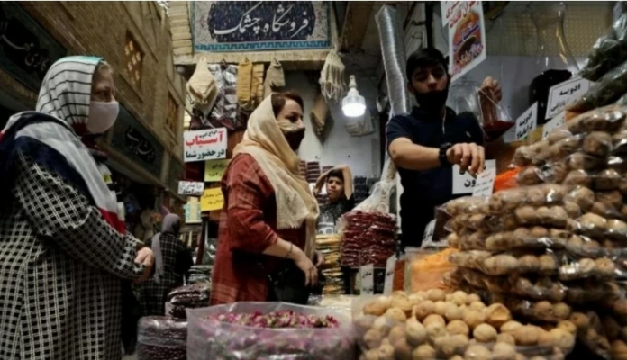 التضخم في إيران: تحذيرات من موجة غلاء تضاعف أسعار الغذاء