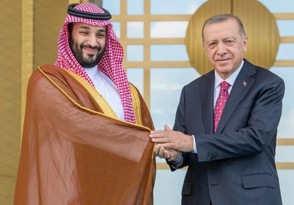 العلاقات السعودية التركية: قمة هاتفية تبحث أمن البحر الأحمر