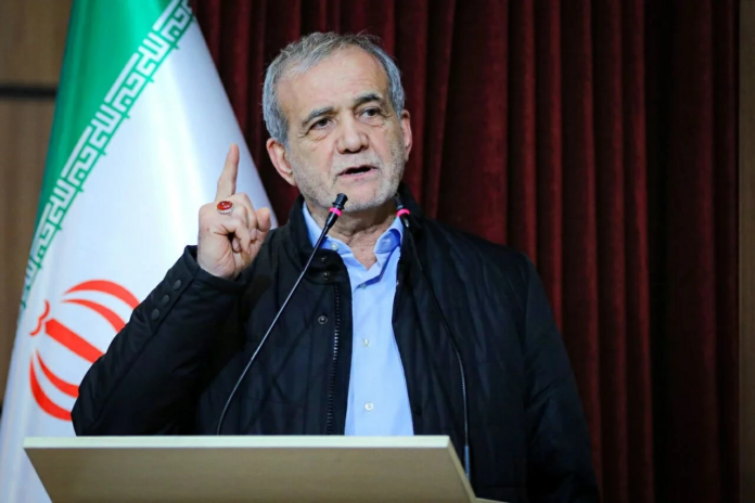 الرئيس الإيراني يقر بانقسام داخلي وترمب يؤكد المفاوضات