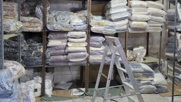 ضبط 18 موقعاً إثر كشف مستودعات مخالفة في جدة بمجمع مغلق