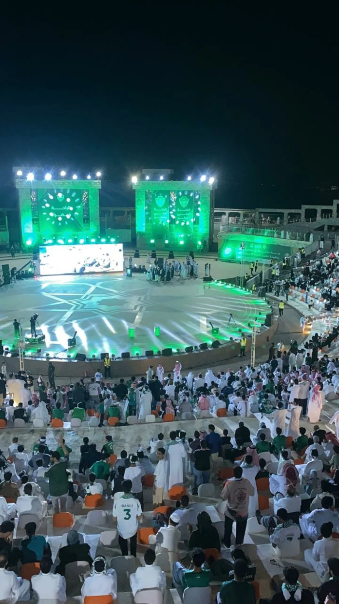 أهالي الباحة يحتفون بتتويج النادي الأهلي بكأسي النخبة