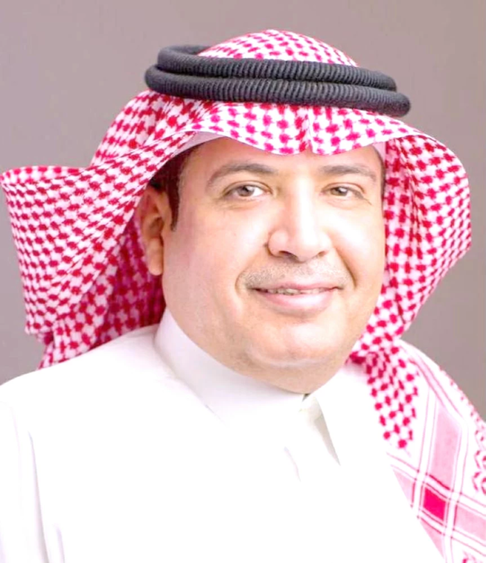 لقاء مؤثر يجمع ممرضاً بالكاتب علي مكي بعد 40 عاماً من الفراق
