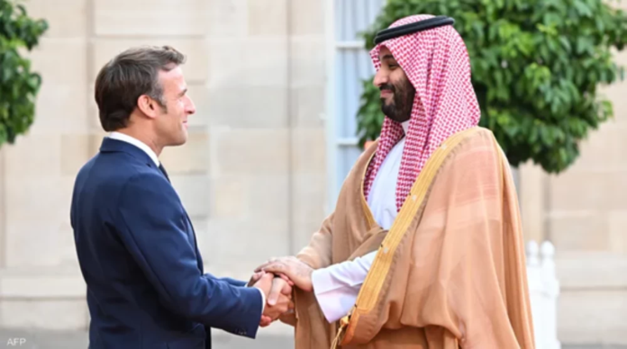 ماكرون يجري اتصالاً هاتفياً بالأمير محمد بن سلمان